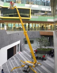 南山高空作業車、升降機與腳手架租賃 深圳本地服務與貨梯制造全解析